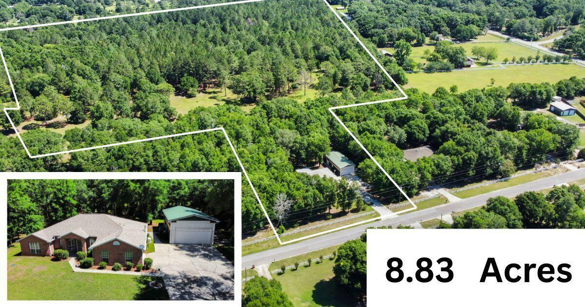 Property Photo: 1184 Blackberry Circle FL 32531