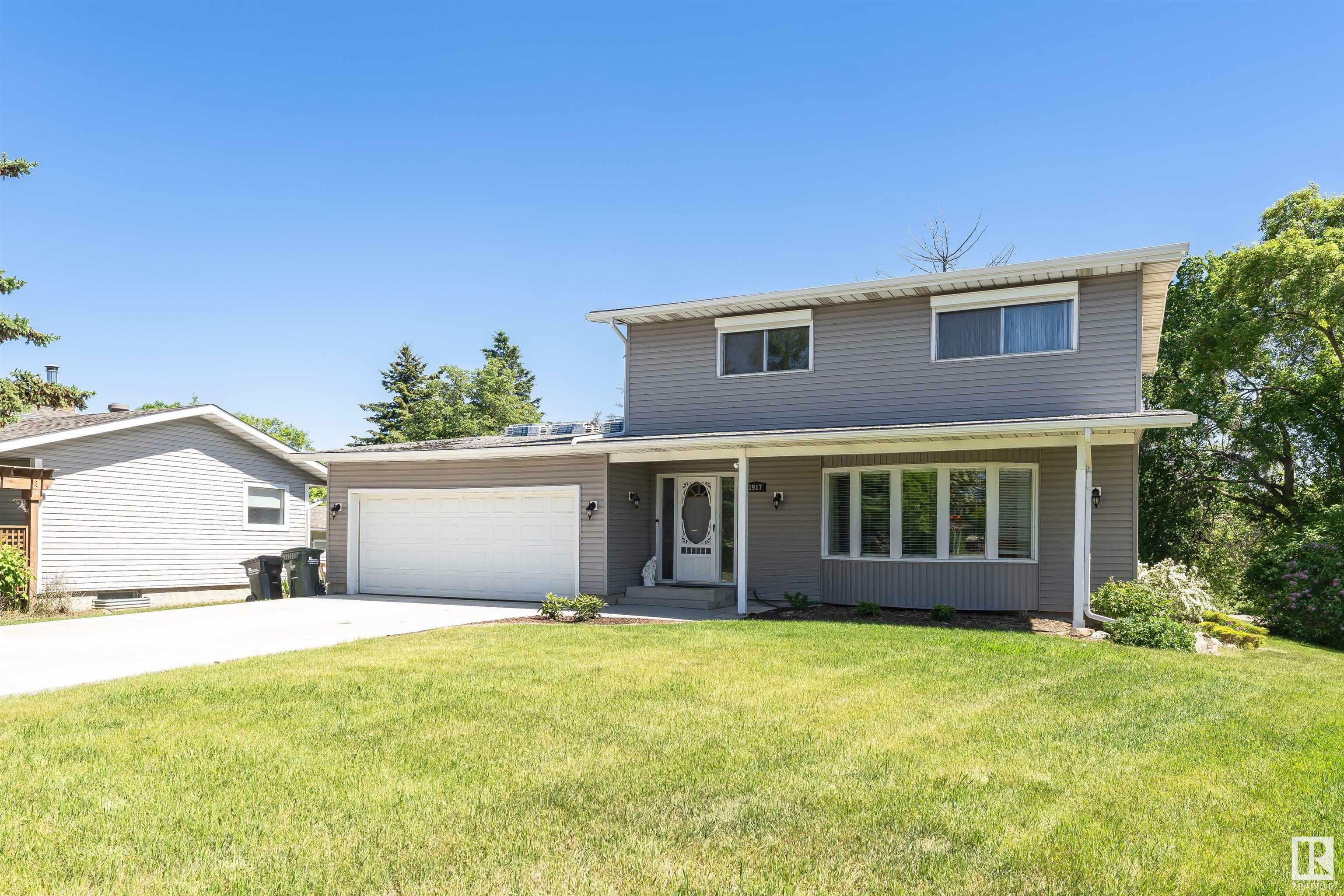Property Photo: 1917 Glenmore Avenue AB T8A 0X6