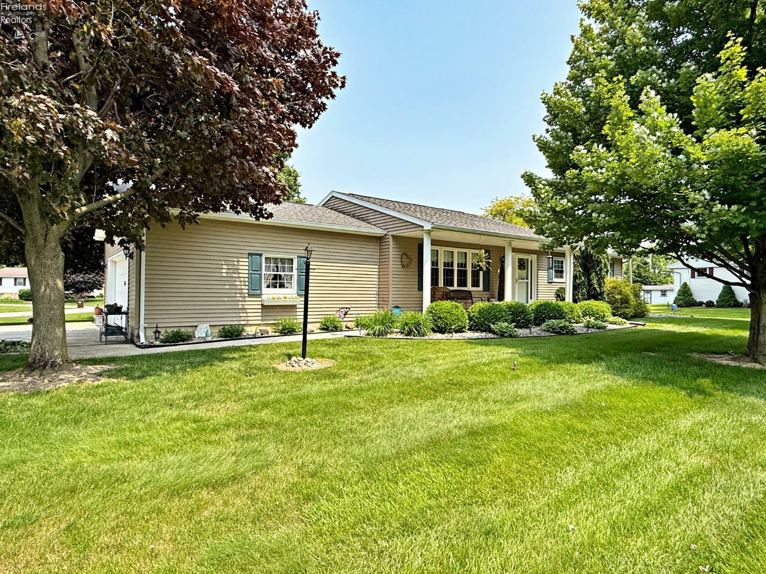 Property Photo: 165 Hillcrest Drive OH 44883