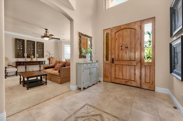 Property Photo:  2707 W Menlo Avenue  CA 93711 