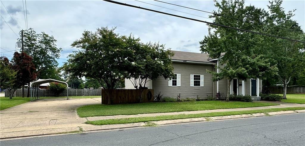 Property Photo: 627 East Fifth Street LA 71457