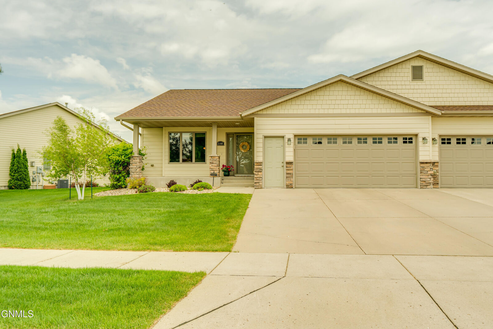 Property Photo:  3100 Chisholm Trail  ND 58503 