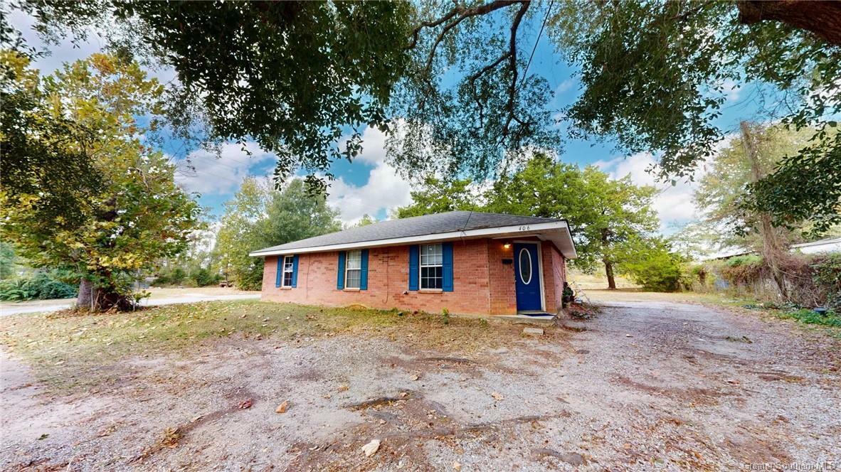 Property Photo:  406 W Velmer Street  LA 70633 
