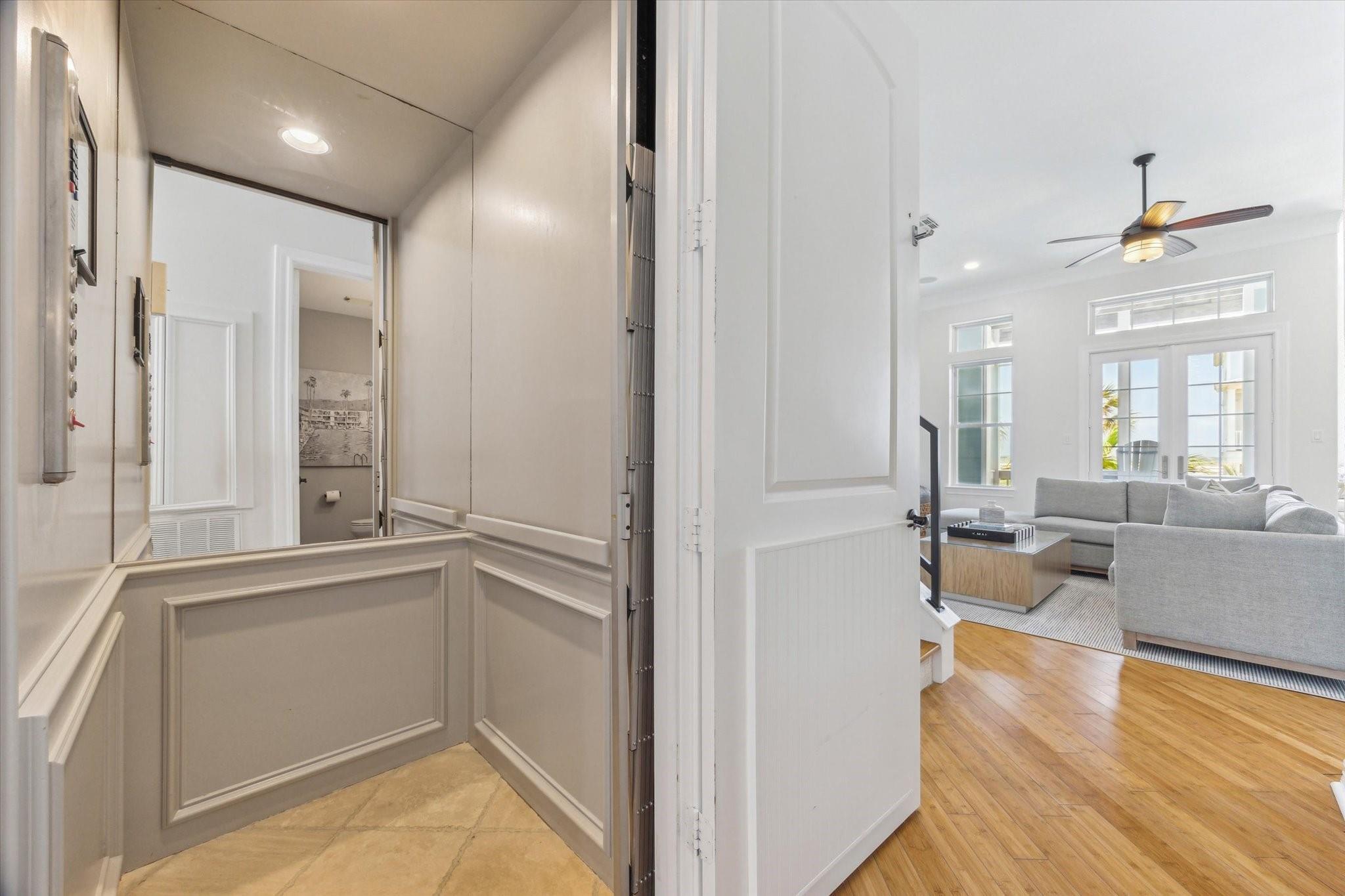 Property Photo: 1822 Seaside Drive TX 77550