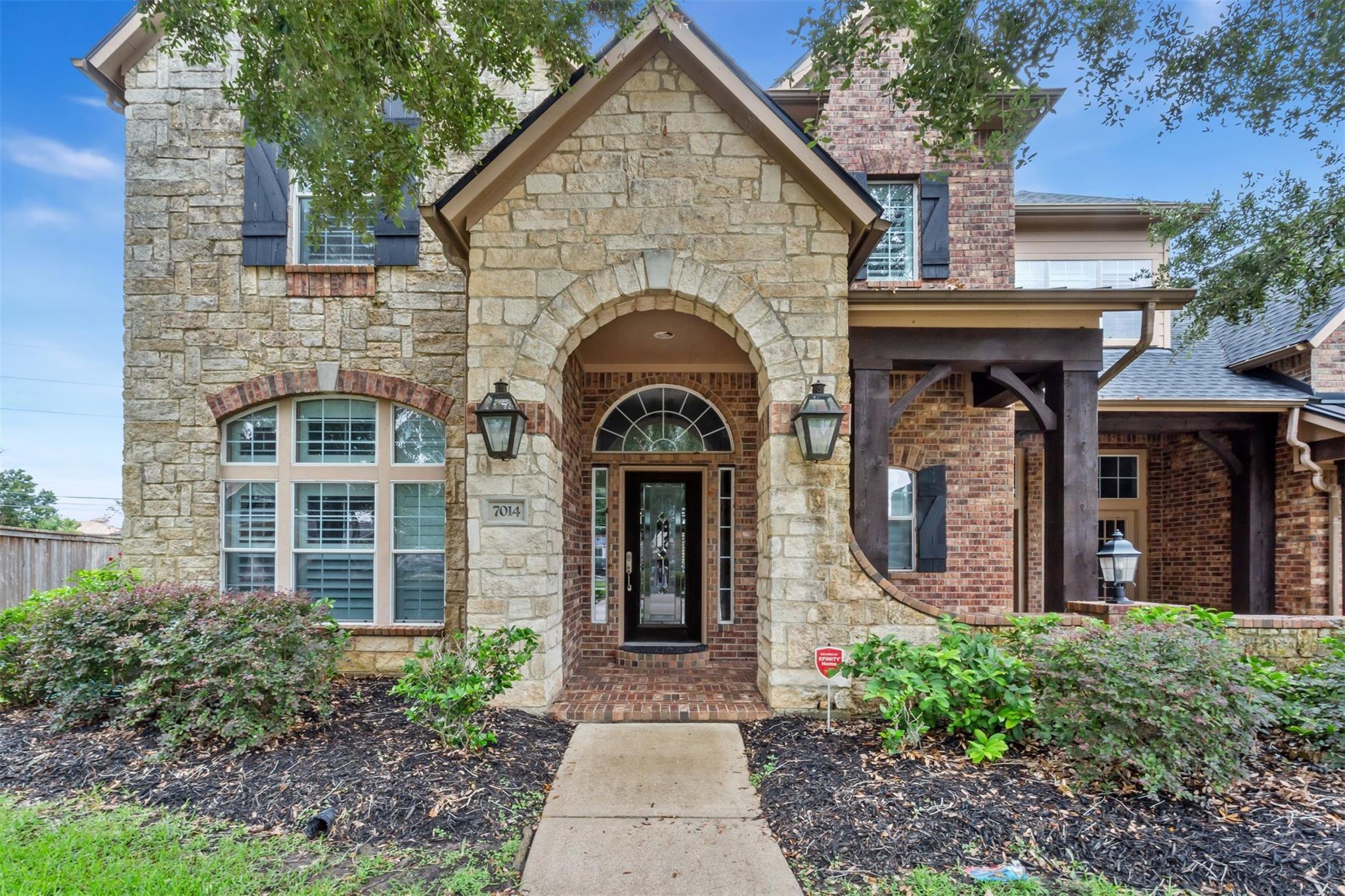 Property Photo: 7014 Lake Haven Court TX 77479