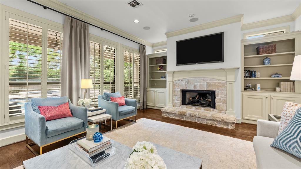 Property Photo:  5558 Aspen Street  TX 77401 