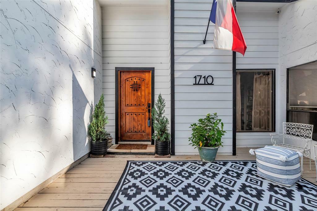 Property Photo: 1710 Hill Top Lane TX 77339