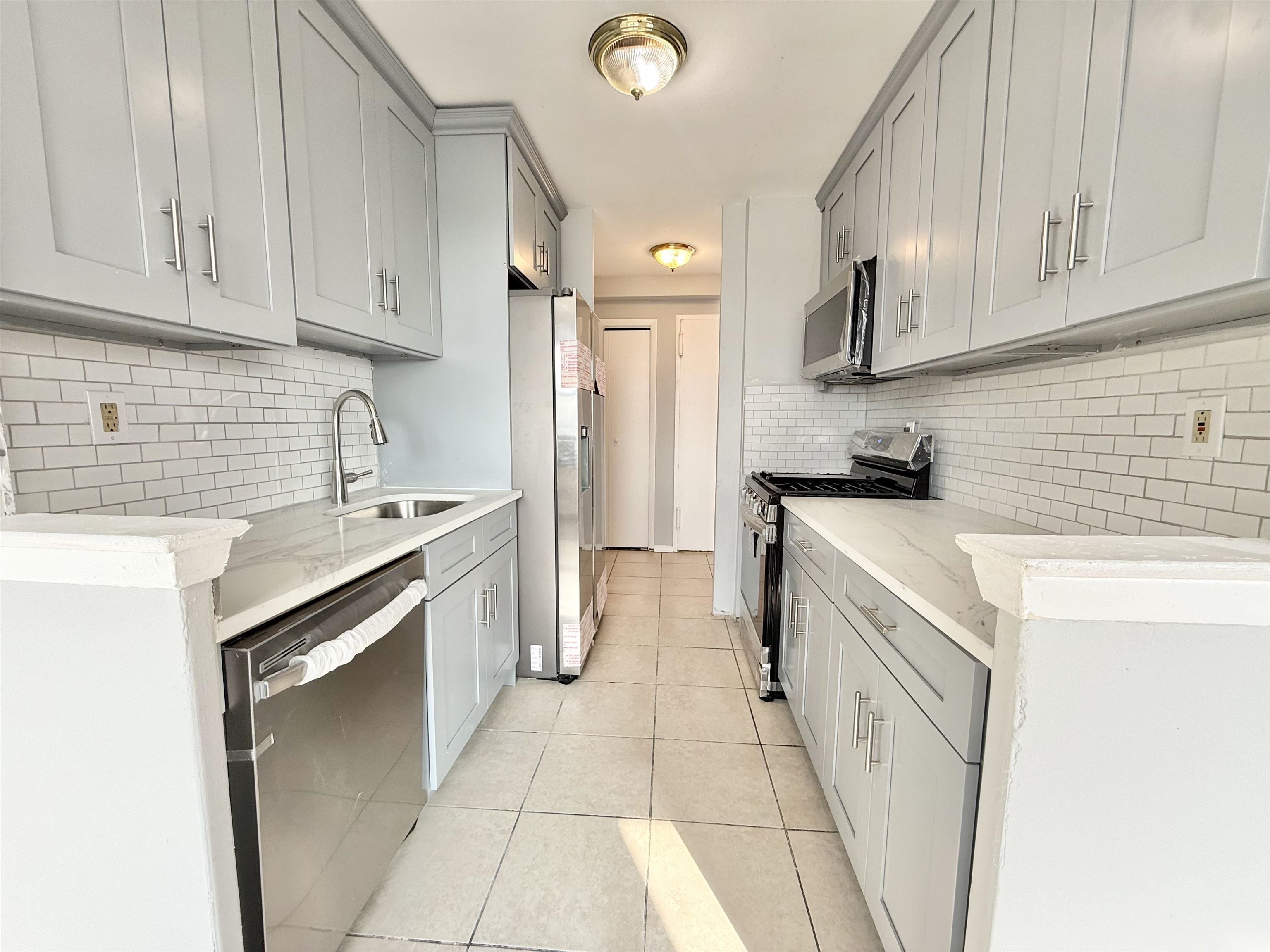 Property Photo: 1225 Kennedy Blvd 5E NJ 07002