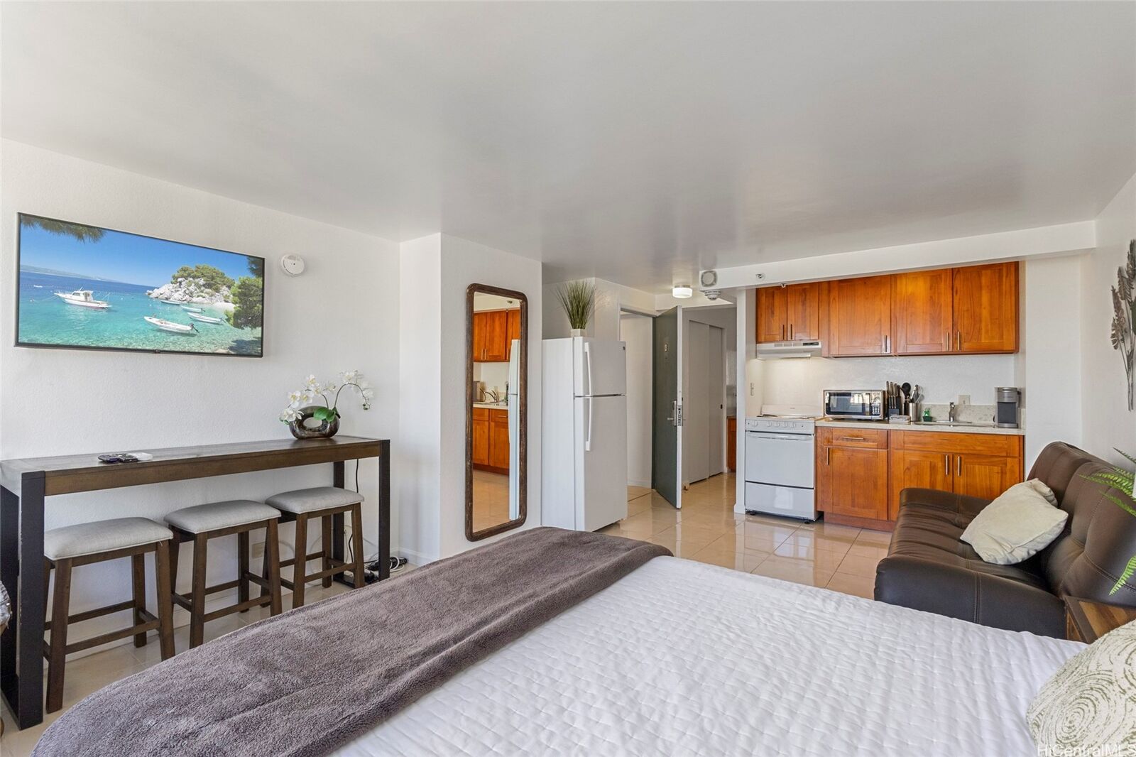 Property Photo:  444 Niu Street 3508  HI 96815 