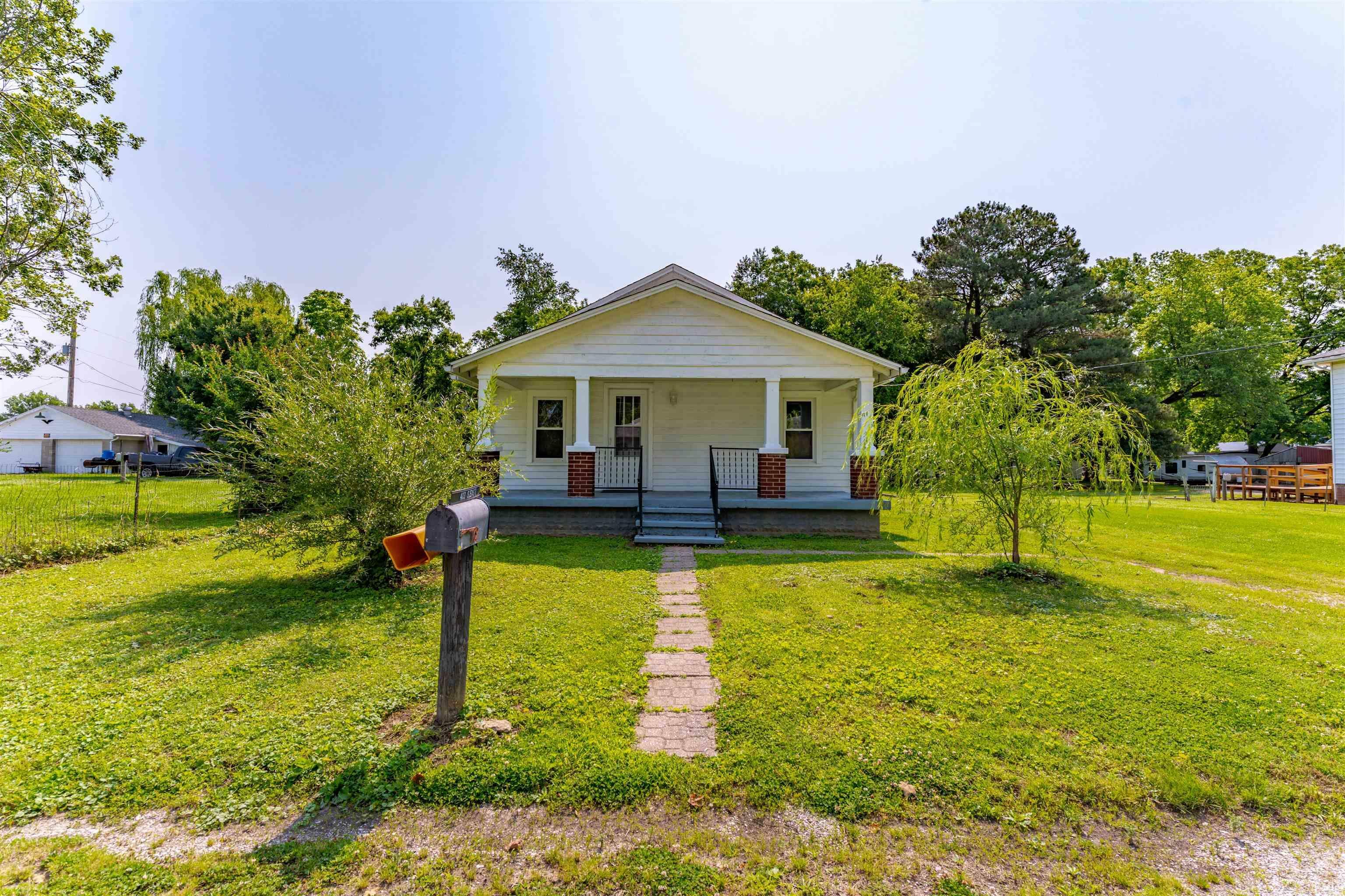 Property Photo:  413 S East Street  IN 47635 