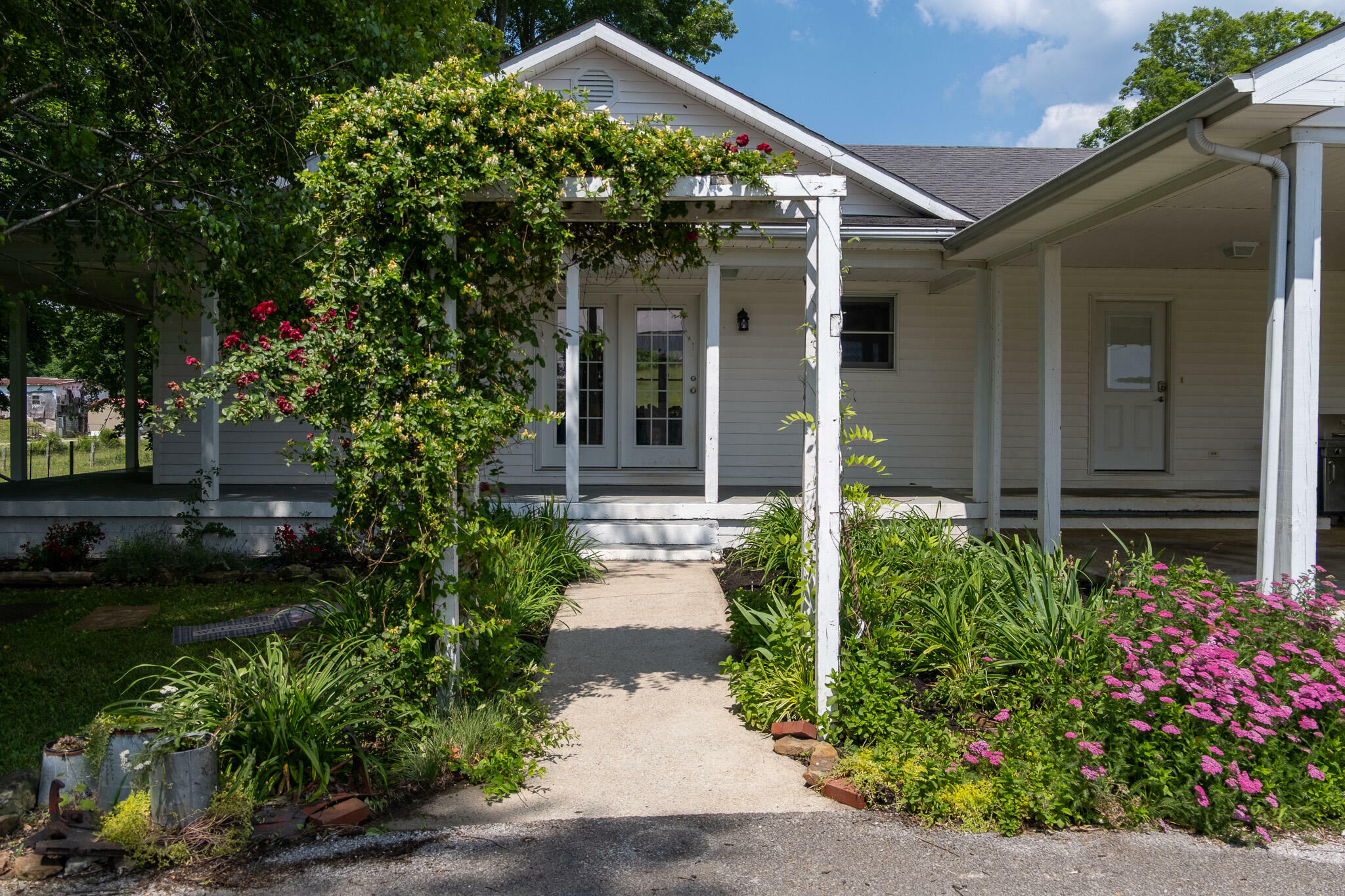 Property Photo: 1987 White Rock Road KY 40456