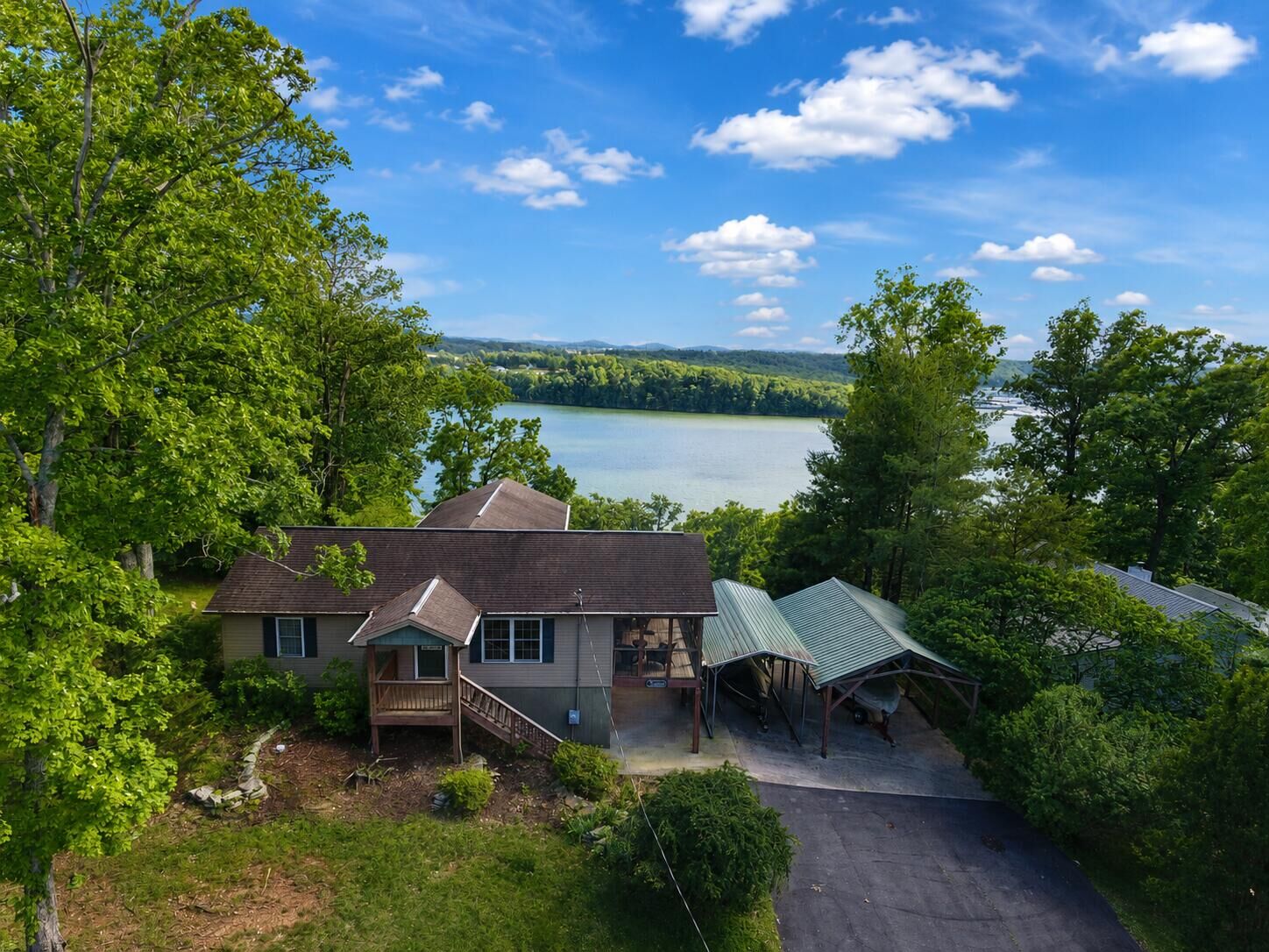 Property Photo: 564 Lakescene Subd. Street KY 42544