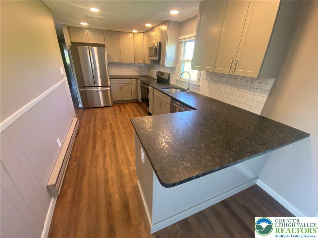 Property Photo: 1657 Pen Argyl Road PA 18072