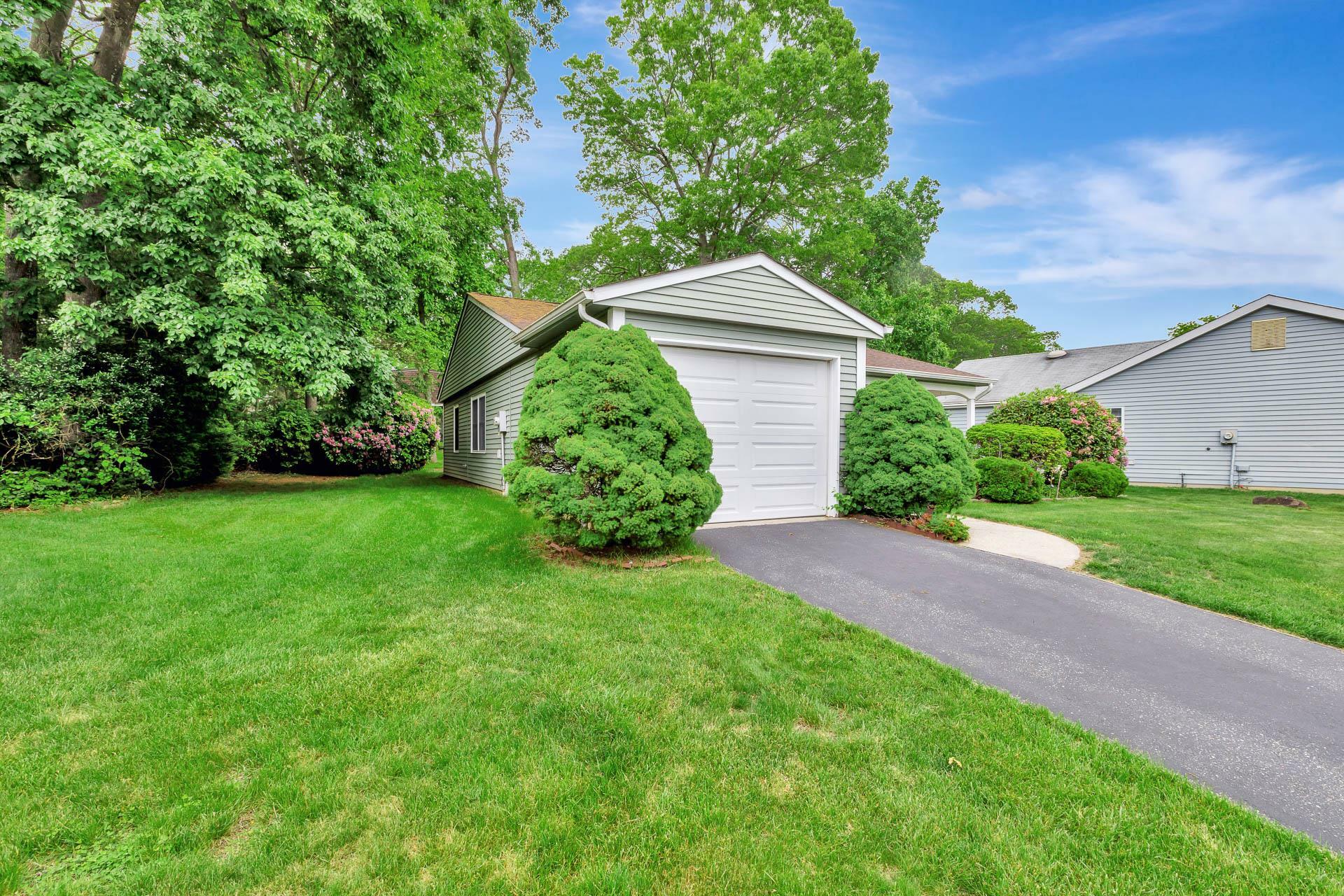 Property Photo: 365 Sheffield Court NY 11961
