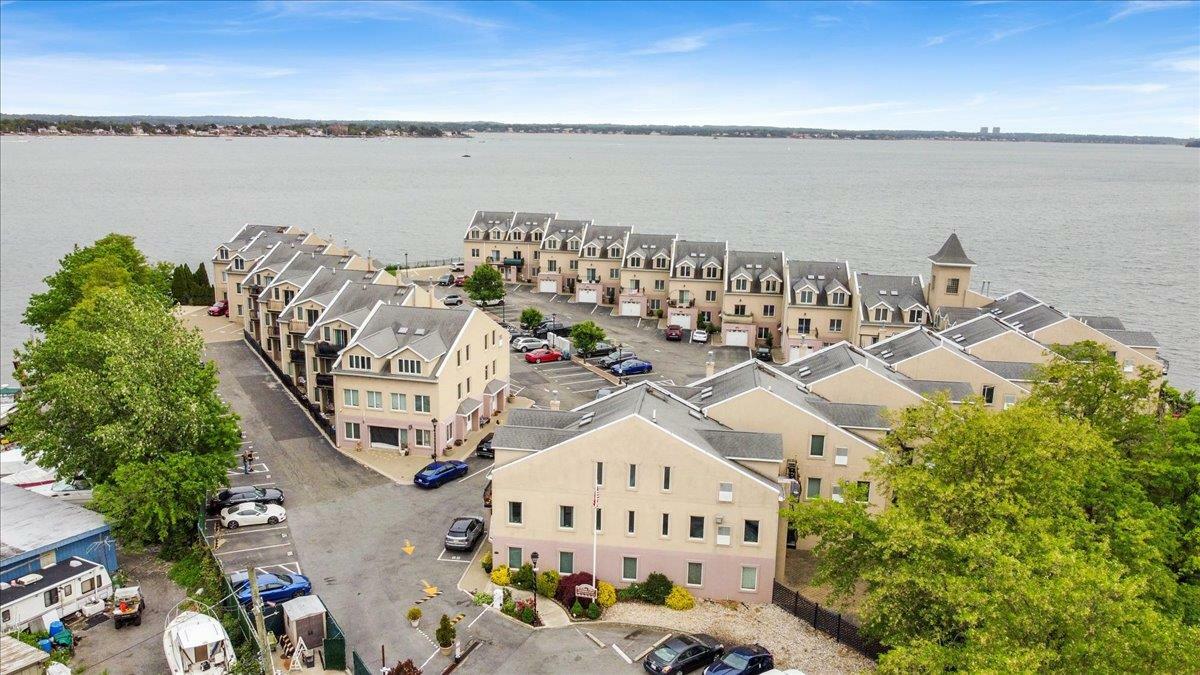 Property Photo: 1412 Outlook Avenue 2 NY 10465
