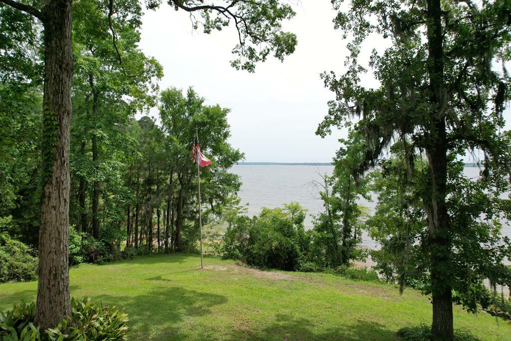 Property Photo: 183 Holly Circle TX 75944