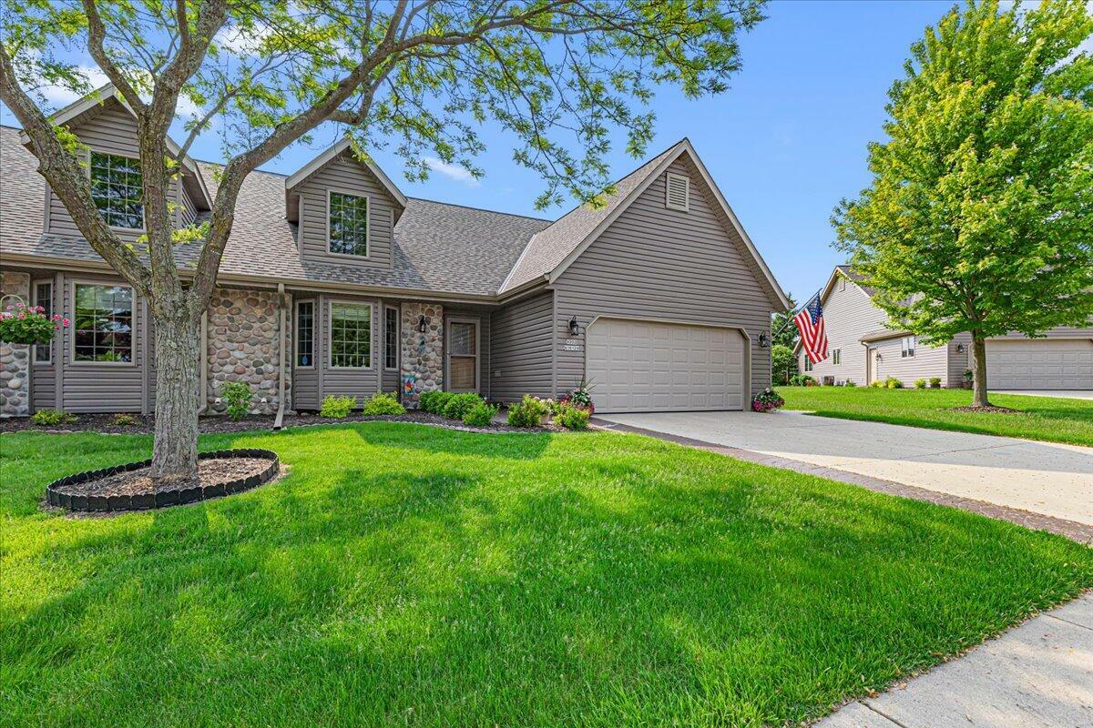 Property Photo: W203n16129 Pin Oak Cir WI 53037