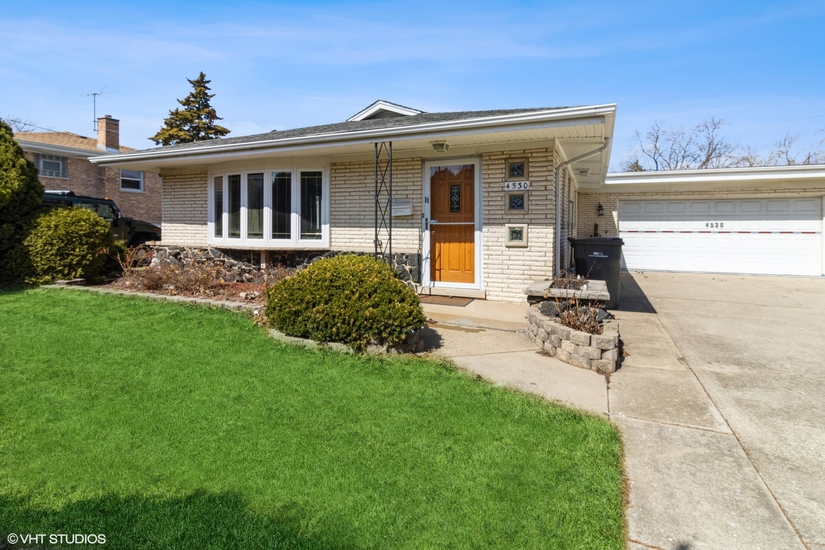 Property Photo: 4530 Butterfield Road IL 60162