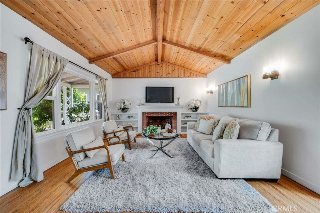 Property Photo:  11653 Weddington Street  CA 91601 