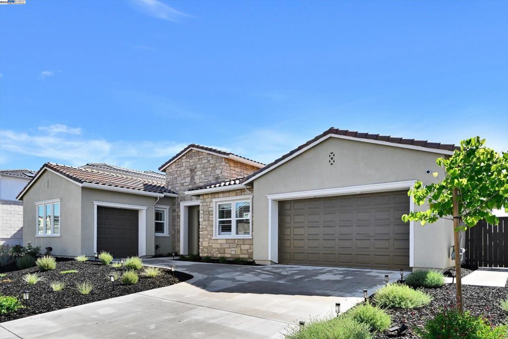 Property Photo:  4072 Whitney Vista Ln  CA 95677 