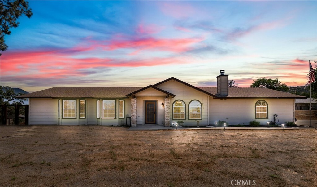 Property Photo:  30015 Stetson Drive  CA 93614 