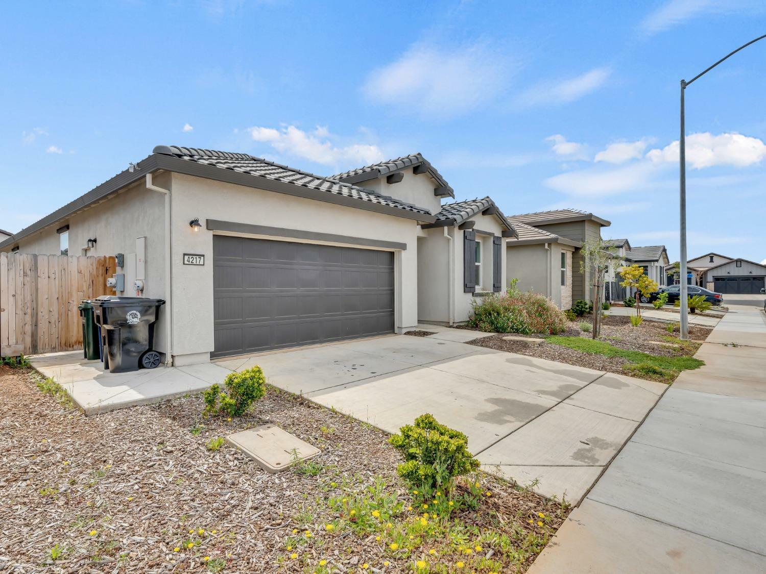 Property Photo: 4217 Creede Way CA 95742