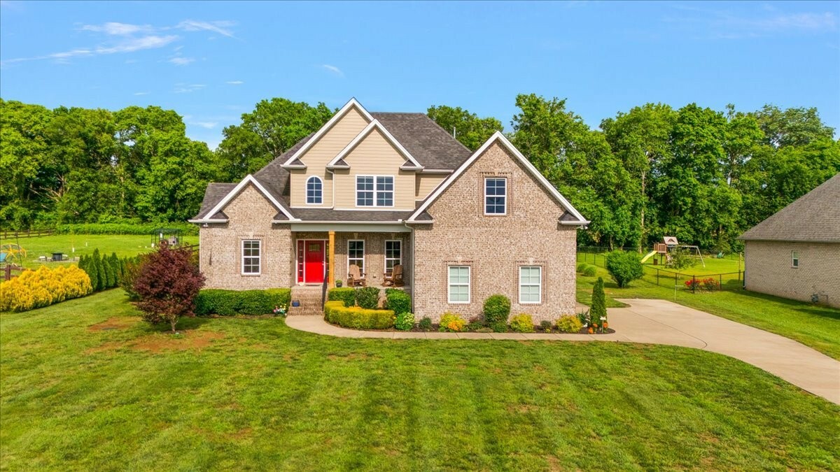 Property Photo:  1047 Caballo Trl  TN 37066 