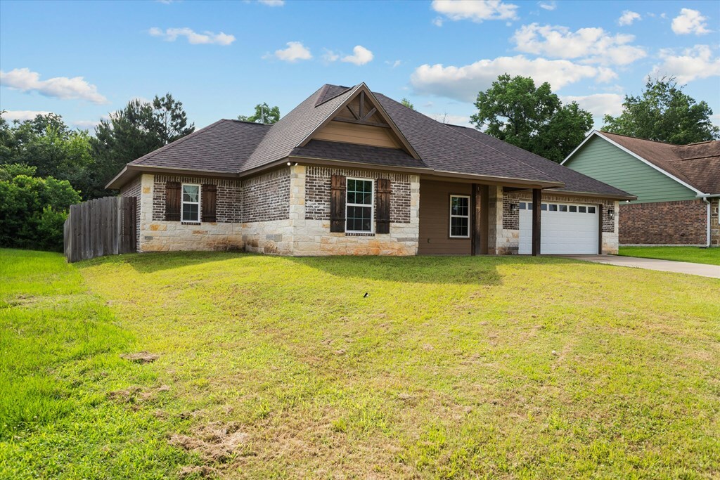 Property Photo: 175 Cedar Hill Loop TX 75904