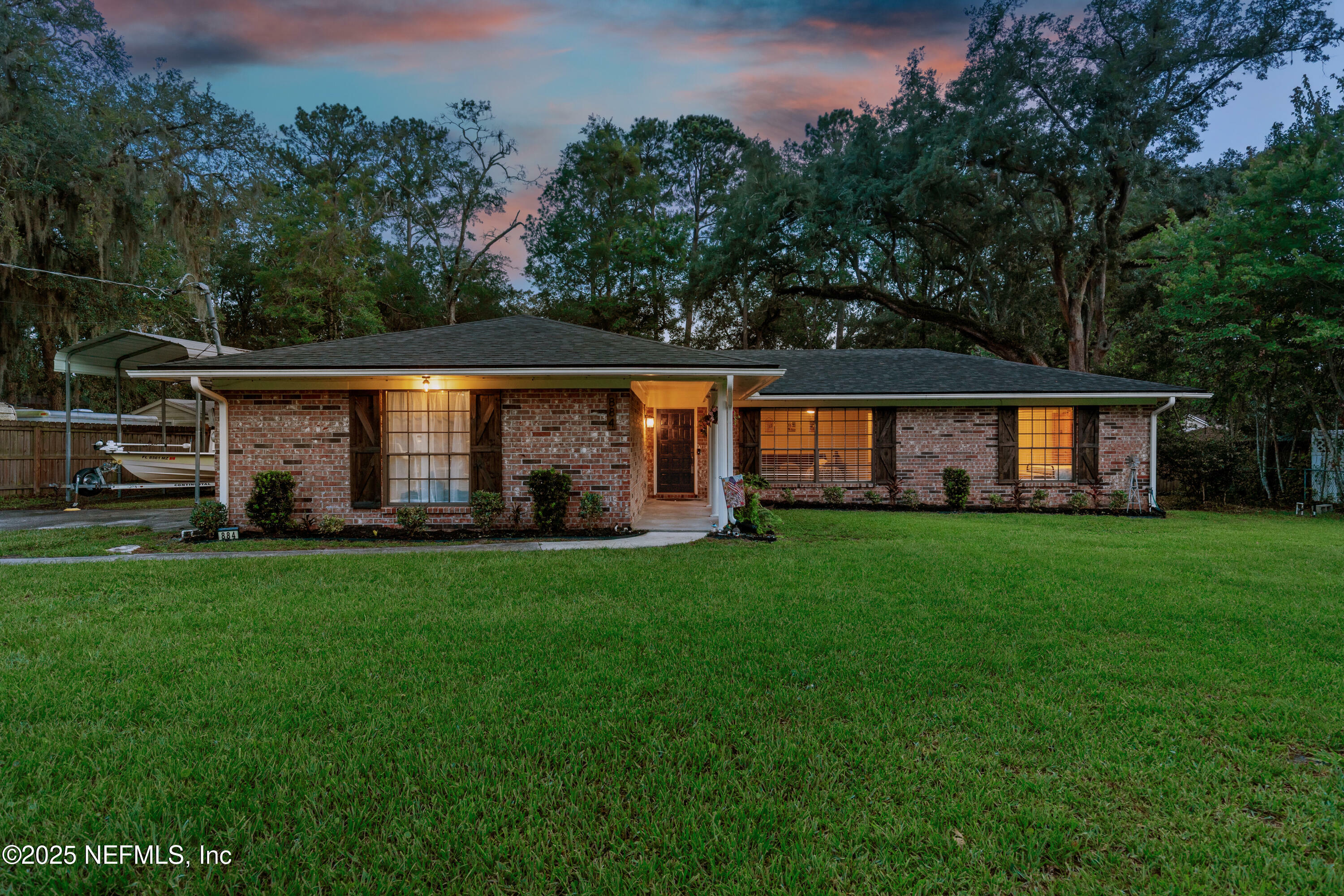Property Photo: 884 Live Oak Lane FL 32003