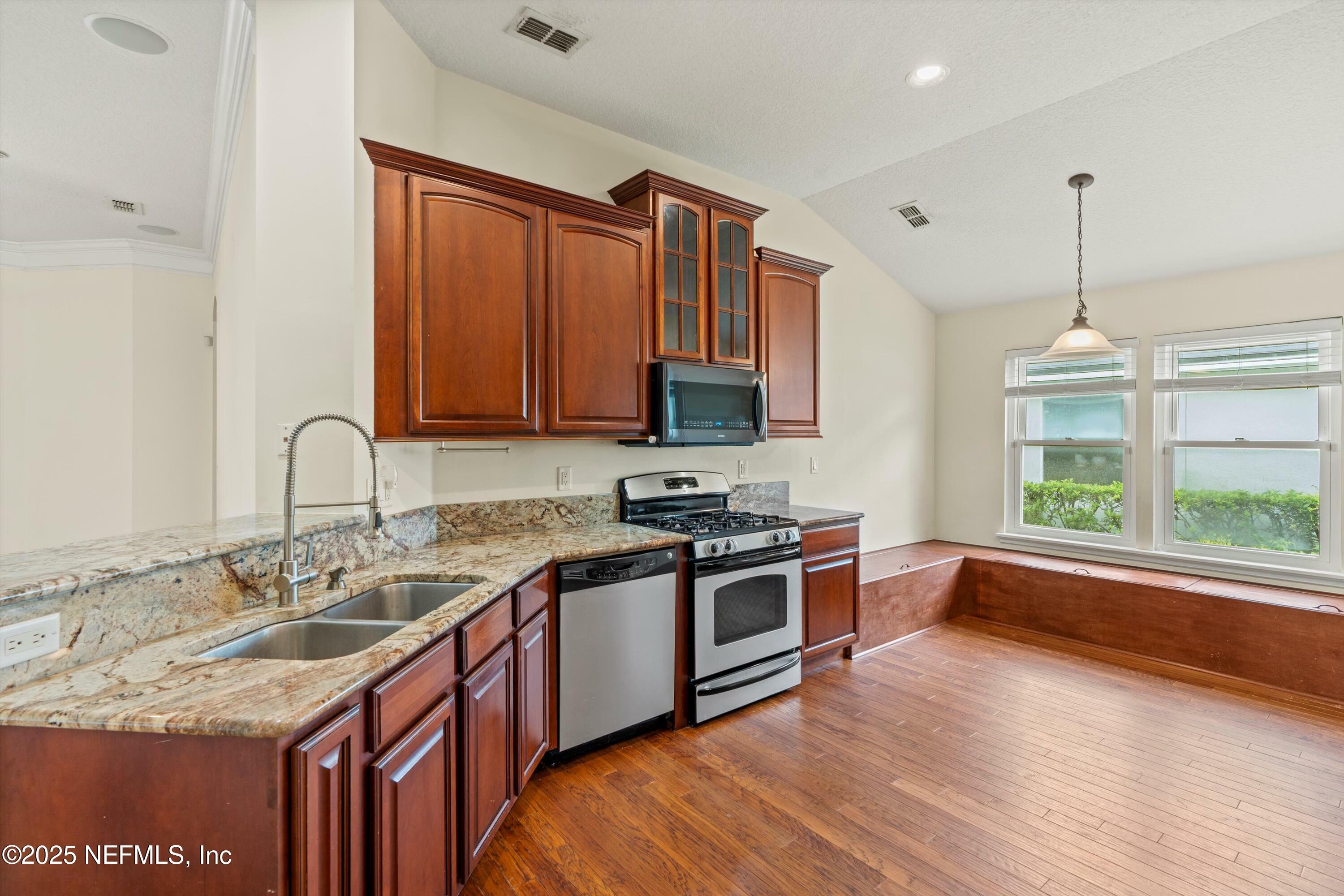 Property Photo: 5930 Green Pond Drive FL 32258