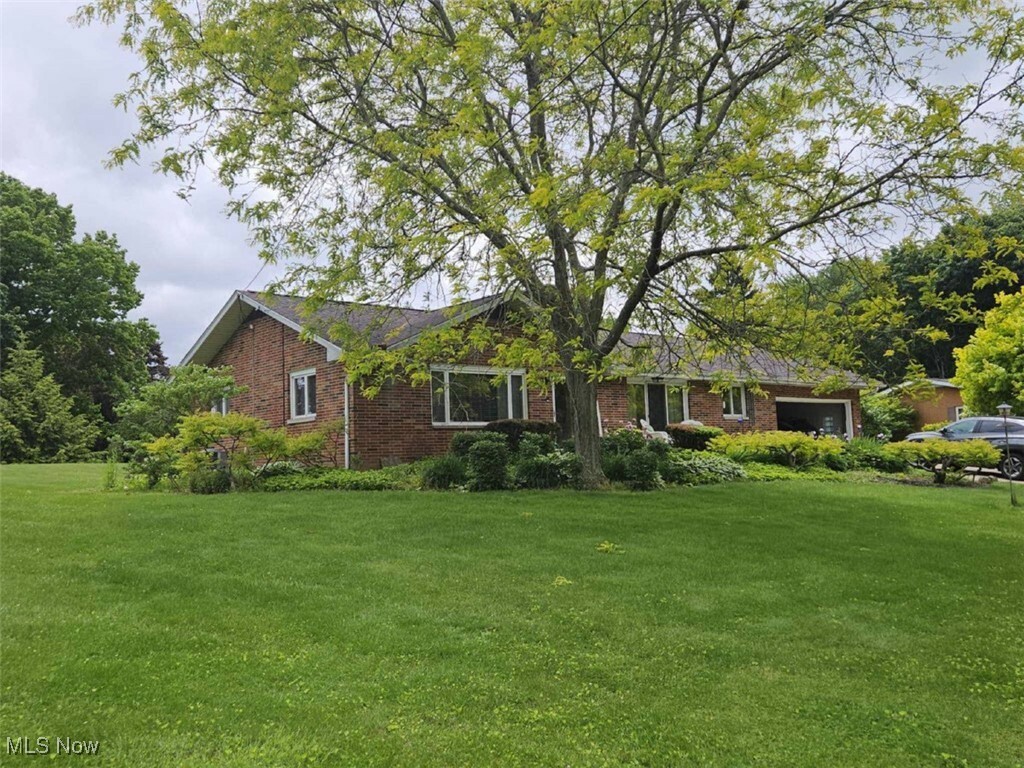 Property Photo: 3084 Killian Road OH 44685