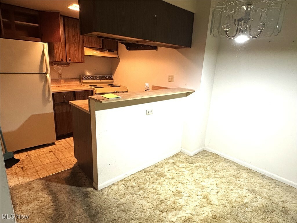 Property Photo: 2540 N River Road NE C7 OH 44483