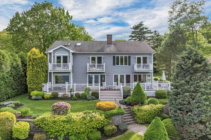 Property Photo:  7 Hallin Court  NH 03810 