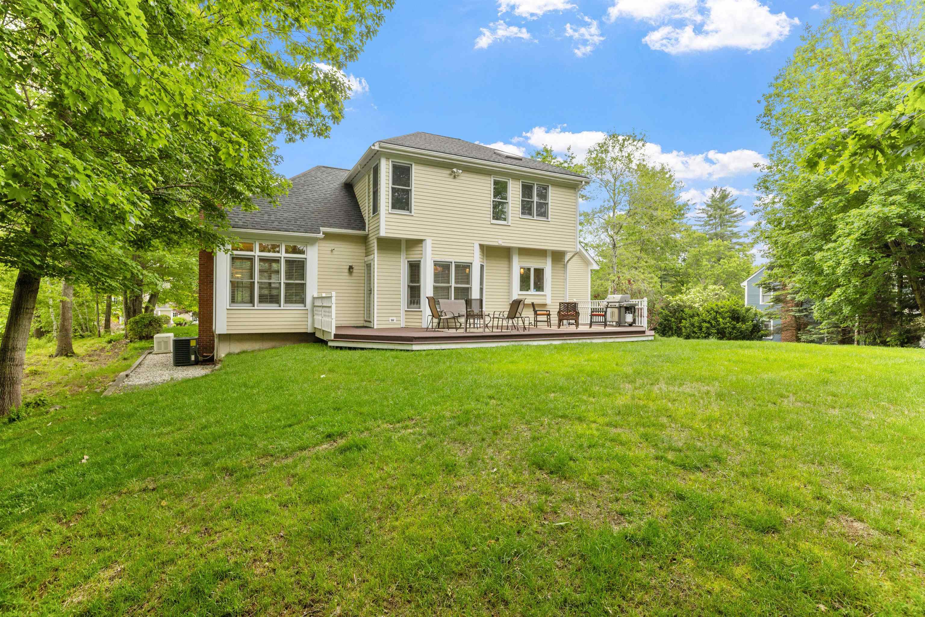 Property Photo: 62 Oakmont Drive NH 03301