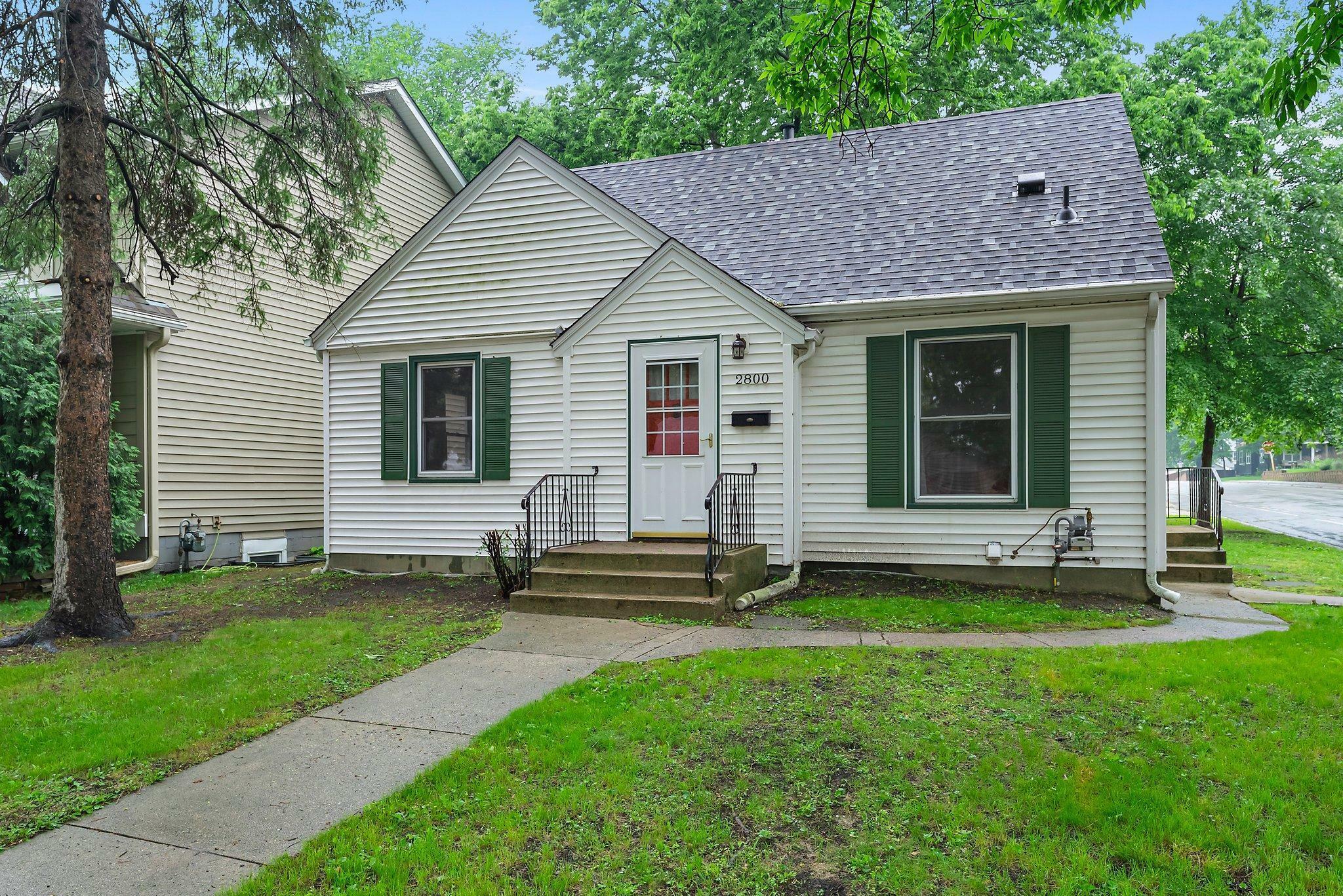 Property Photo: 2800 Georgia Avenue S MN 55426
