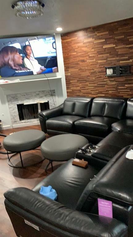 Property Photo: 1300 Dundee Drive TX 76002