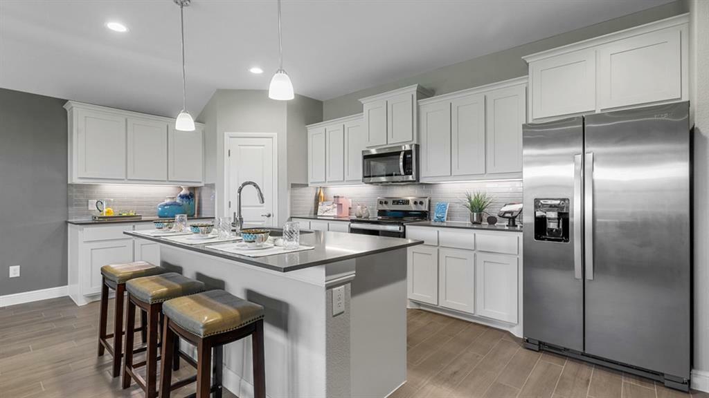 Property Photo: 305 Libby Lane TX 76063