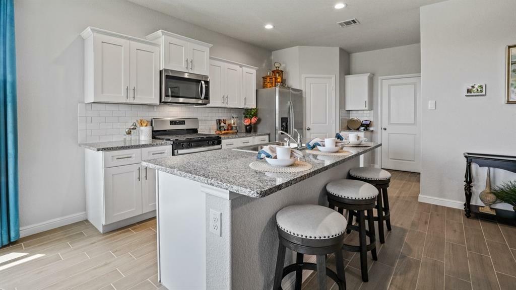 Property Photo: 4321 Briargrove Lane TX 76036