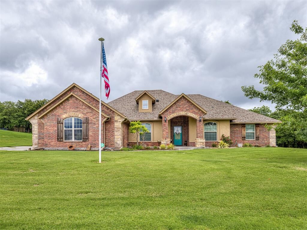 Property Photo: 8812 Bella Ranch Drive OK 73020
