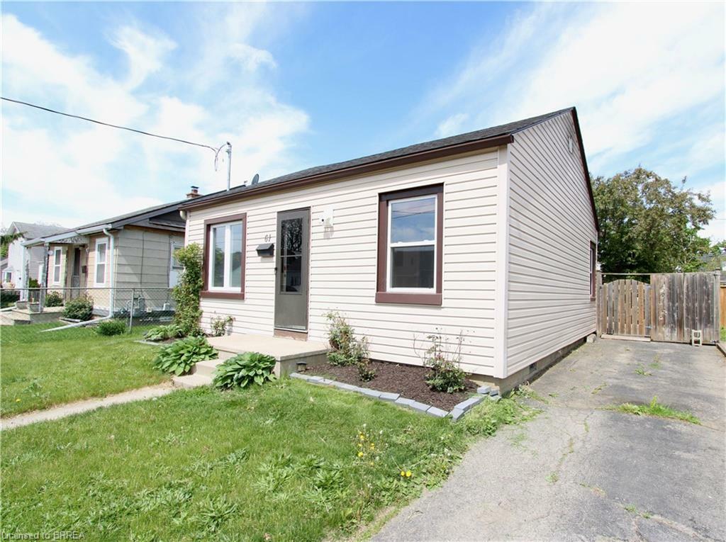 Photo de la propriété: 61 Ninth Avenue ON N3S 1E3