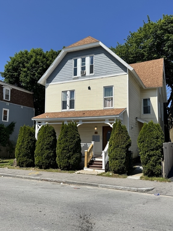 15 Russell St  Worcester MA 01609 photo