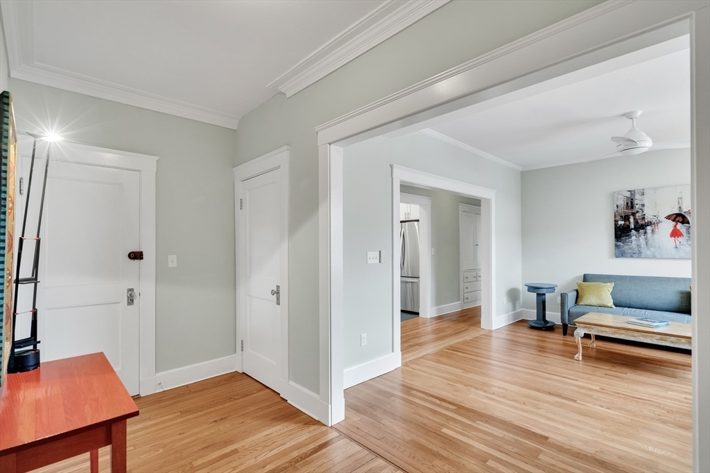 Property Photo: 137 Freeman St 3A MA 02446