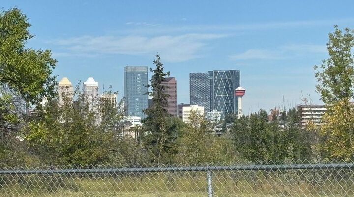 Property Photo:  4220 Elbow Drive SW  AB T2S 2K4