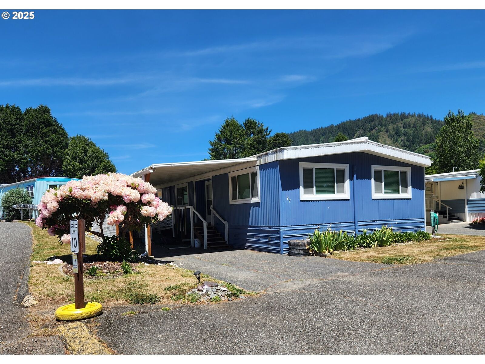 Property Photo:  16131 W Hoffeldt Ln 27  OR 97415 