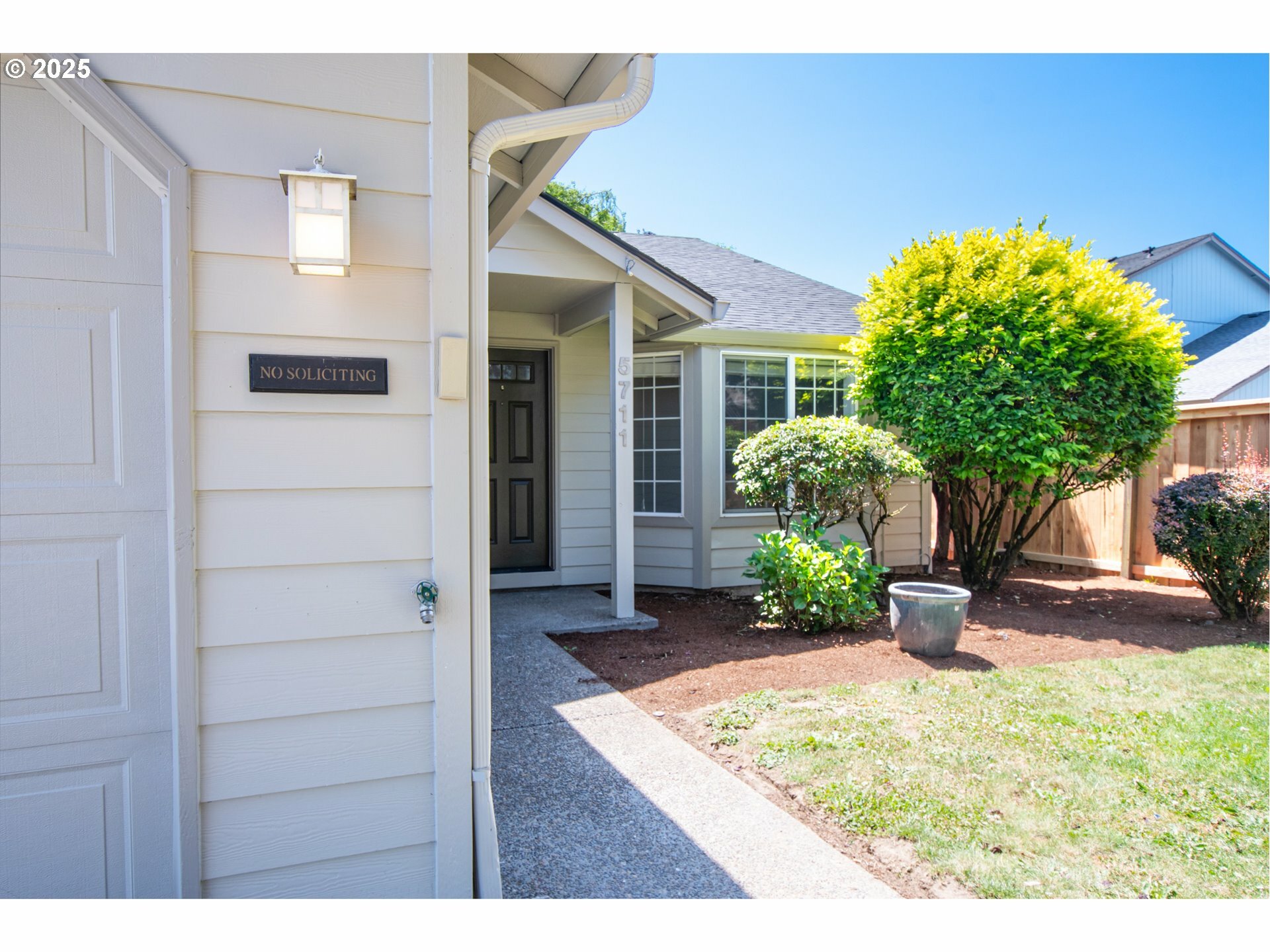 Property Photo: 5711 NE 50th Pl WA 98661