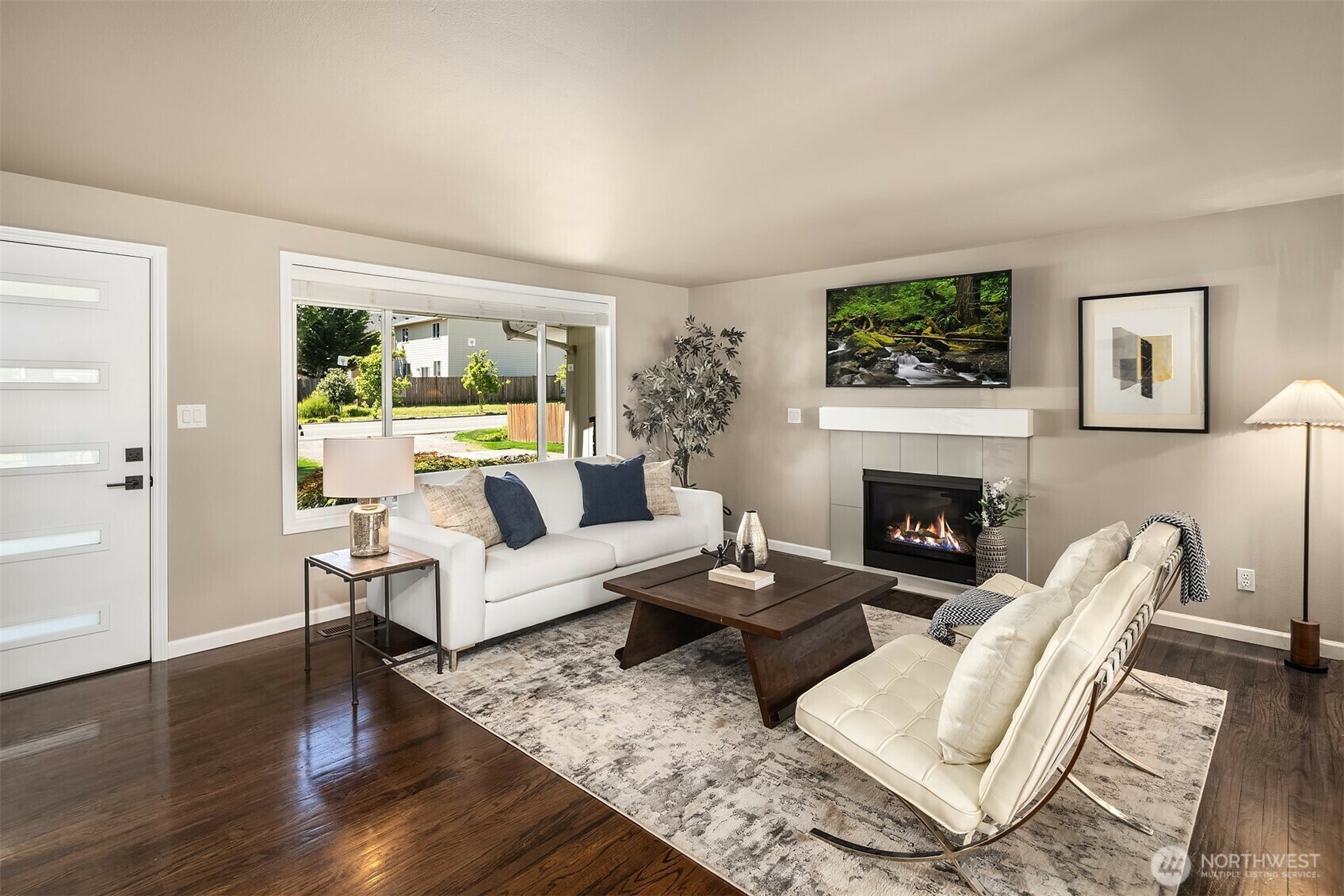 Property Photo: 562 Hoquiam Ave NE WA 98059