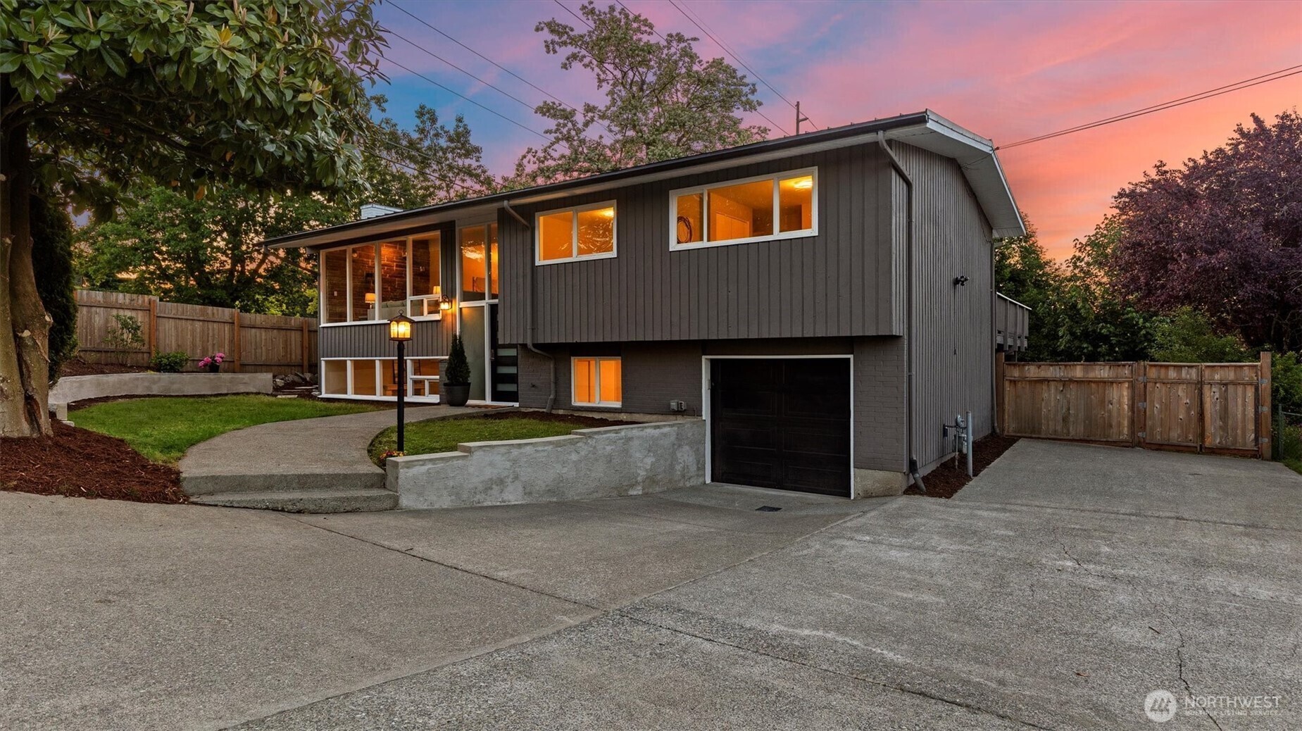 Property Photo: 2104 N 172nd St WA 98133
