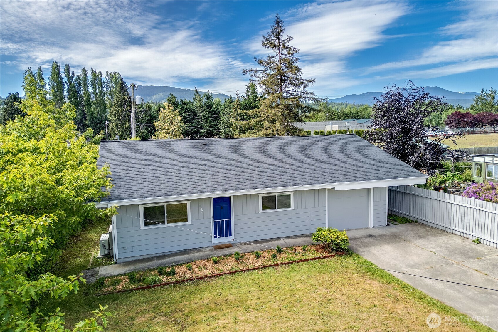 Property Photo: 127 W Hammond Street 1/2 WA 98382