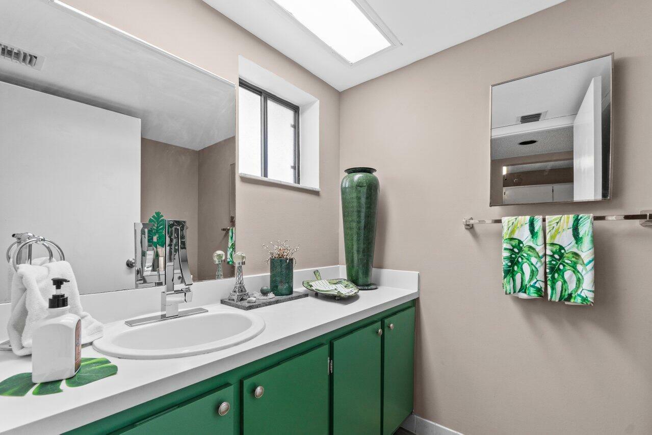 Property Photo: 5100 Las Verdes Circle 316 FL 33484