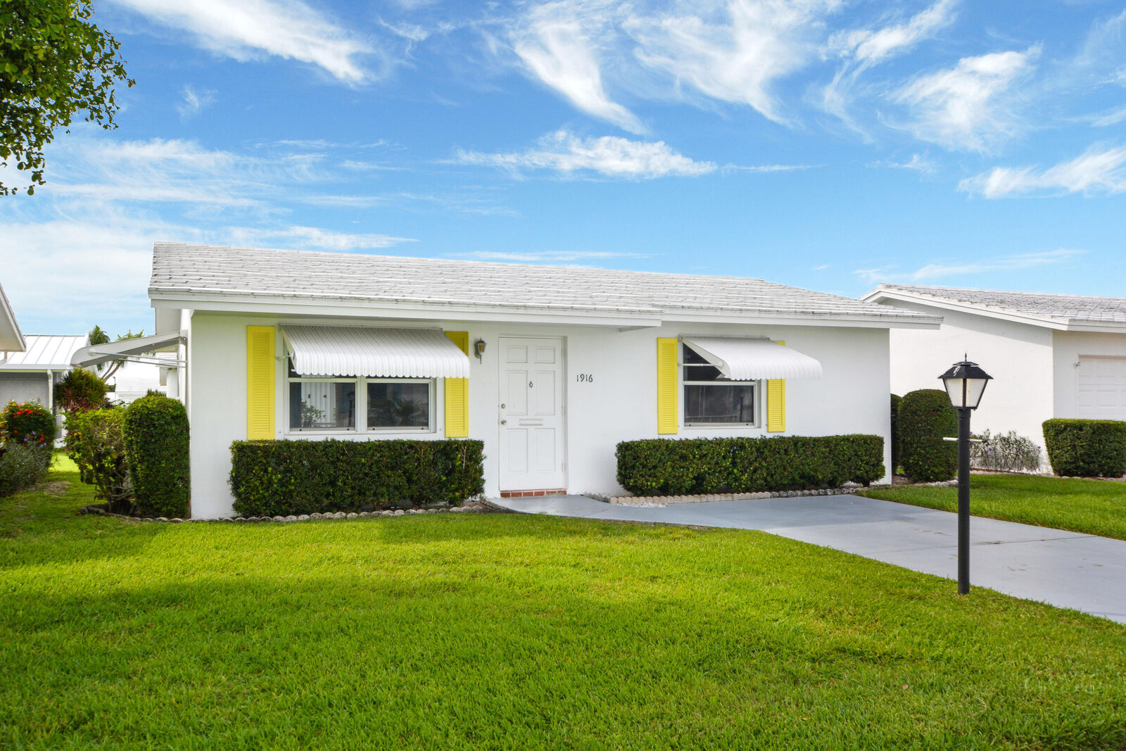 Property Photo:  1916 SW 19th Street  FL 33426 